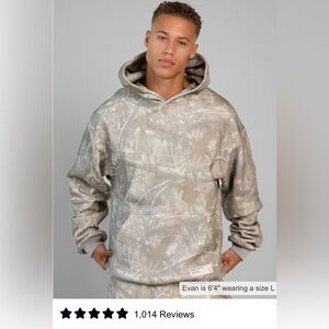 NWT Comfort Camo Hoodie in woodland size Small unisex